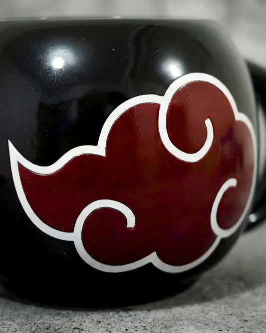 CANECA ITACHI UCHIHA DESIGN EXCLUSIVO PARA FÃS DE NARUTO E COLECIONADORES NERD